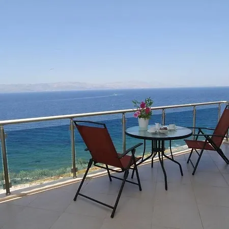 ホテル Fener Cafe & Kahvalti Çeşme