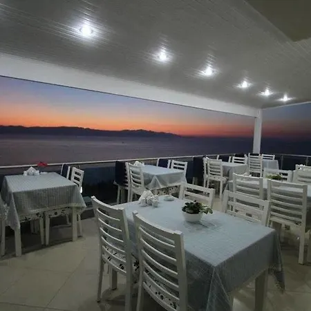 Hotel Fener Cafe & Kahvalti Cesme