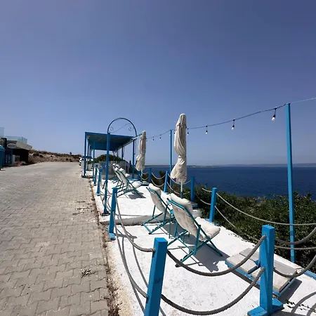 费尔内咖啡与早餐酒店